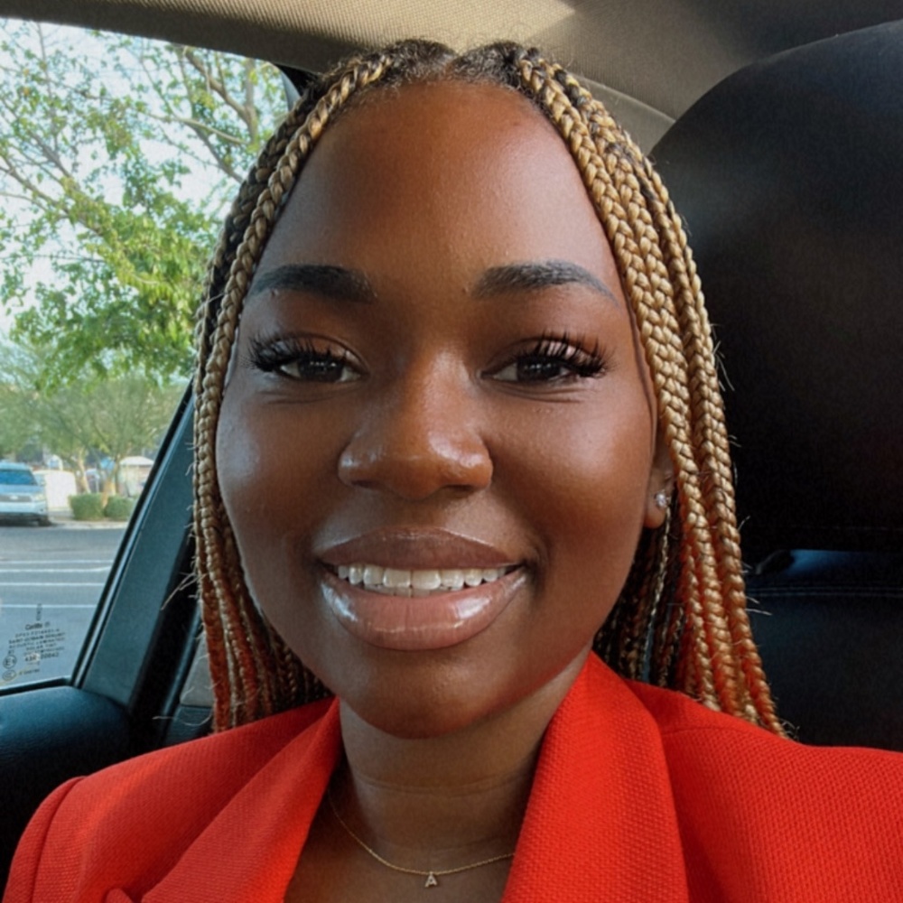 Meet your Posher, Alexus